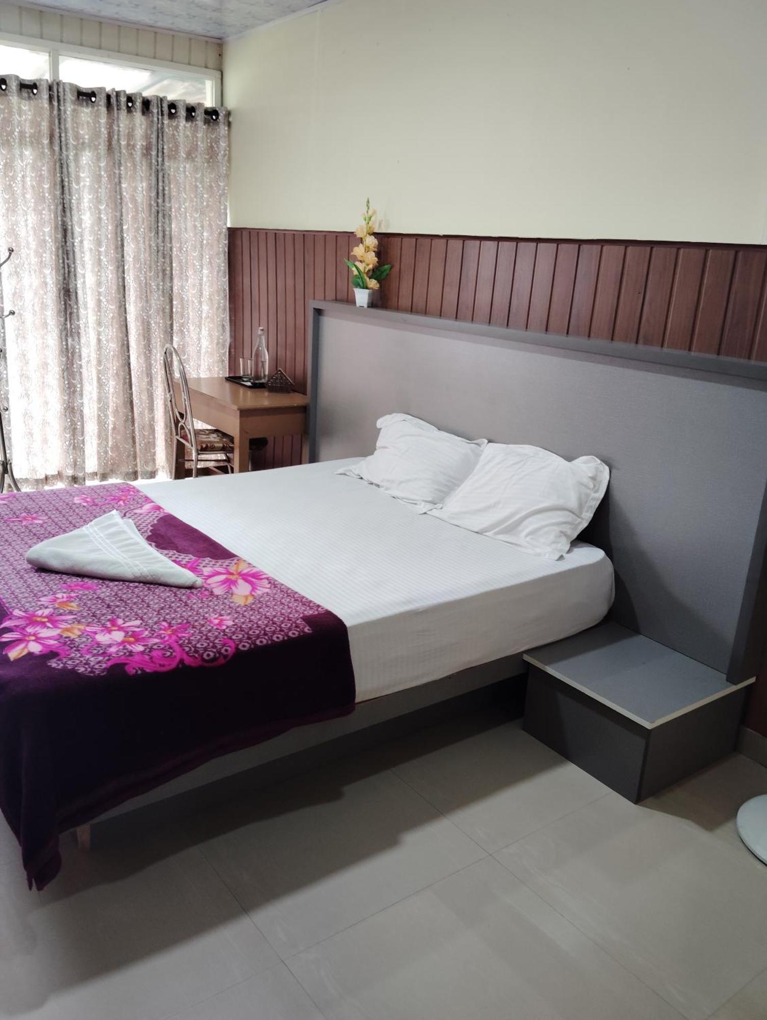 Riya Home Stay Munnar Anaviratty Exteriör bild