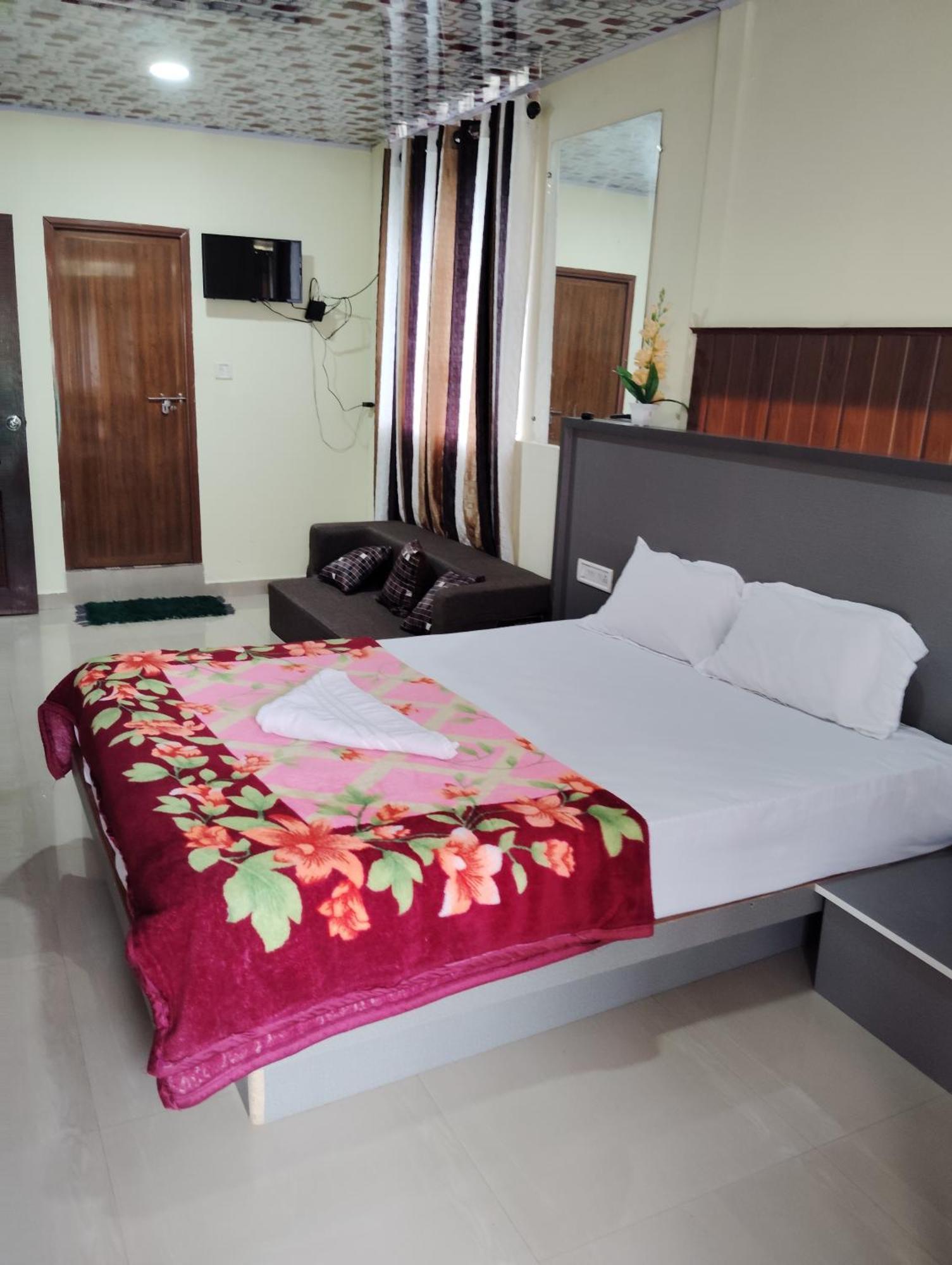 Riya Home Stay Munnar Anaviratty Exteriör bild